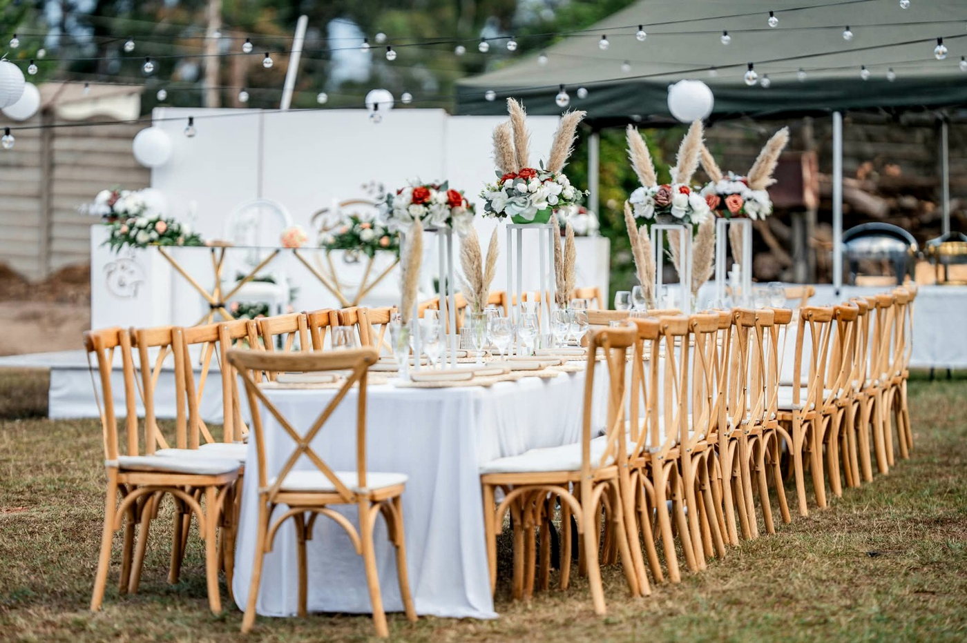 Elegant long table marooro event setup